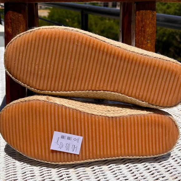 Feeling Feline! JOIULES (NIB, Size 8) “Coast Summer Pump” Animal Print Sneaker - Picture 3 of 7